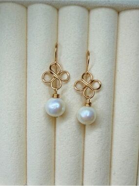 Clover Pearl Drop